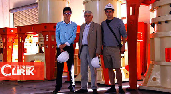 丹麥客戶考察微粉磨設(shè)備